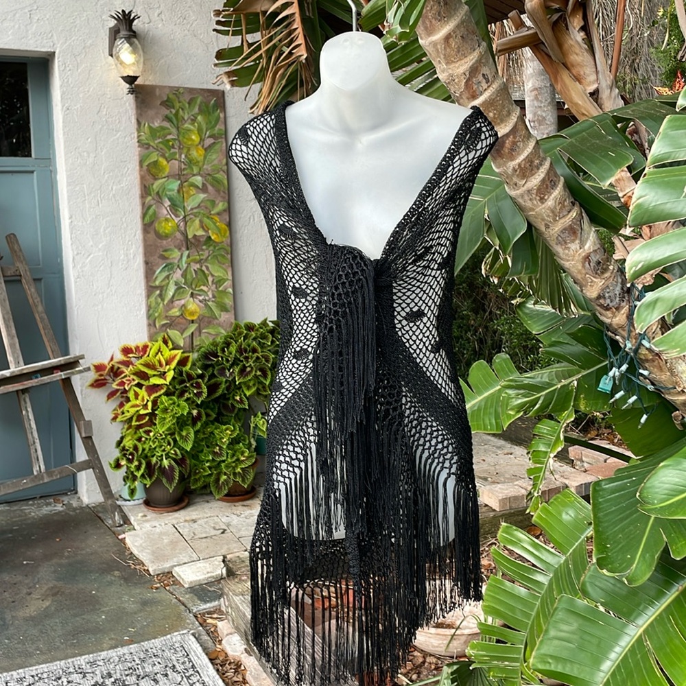 Crochet shawl with fringe